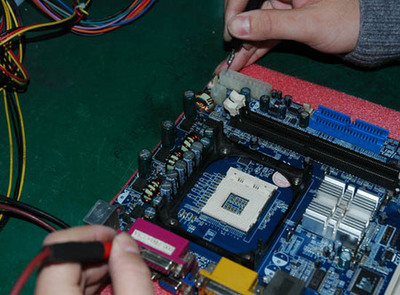 主板详细检测指南 从故障排查到性能评估